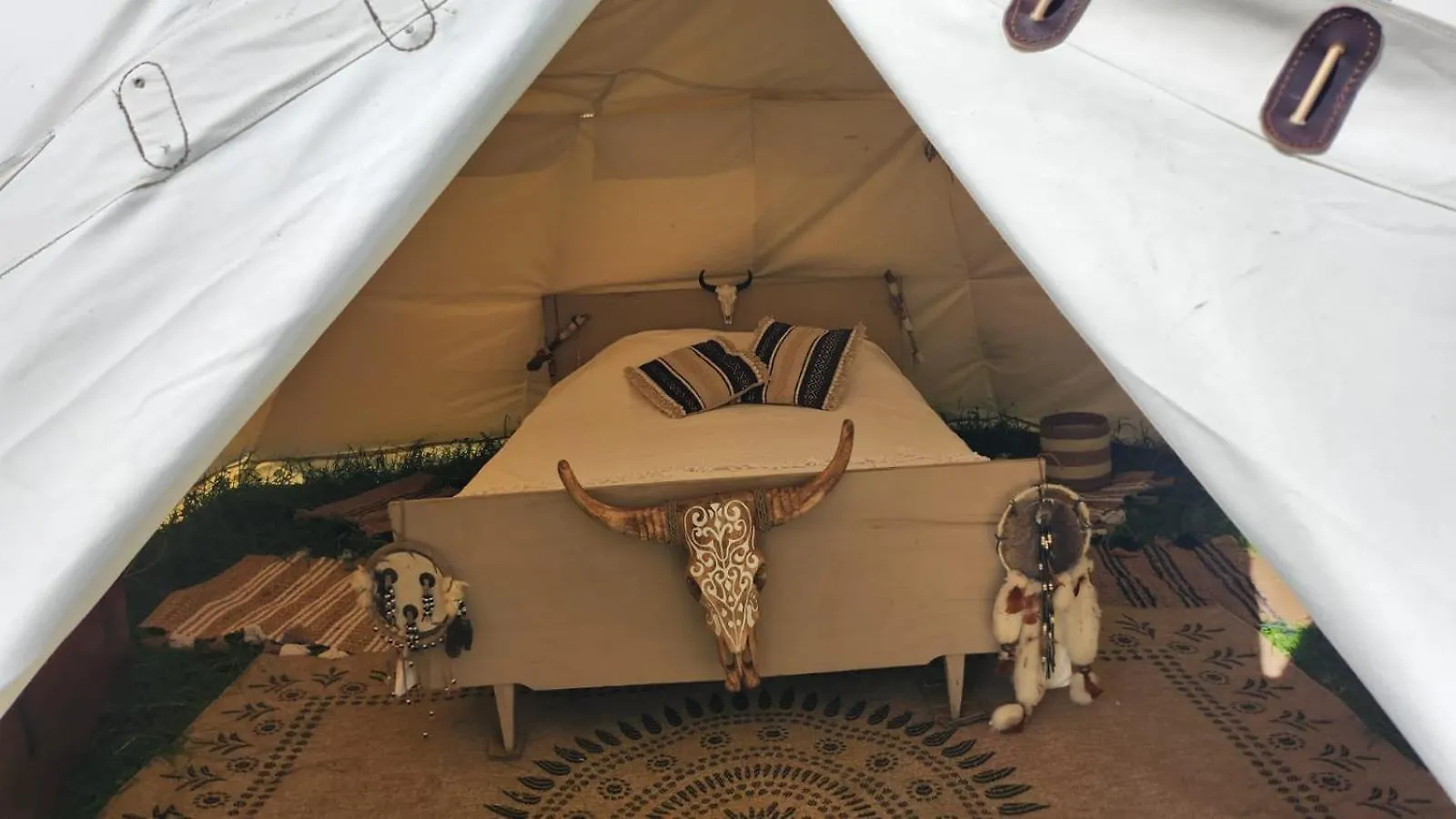 Tipi Des Amoureux Moulayres
